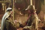 Frank meets the Sheikh. (Viggo Mortensen, Omar Sharif)